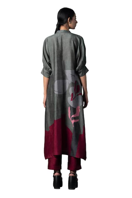 Buy_Clos_Grey Silk Sequins V-neck A-line Embroidered Kurta With Pant _Online_at_Aza_Fashions