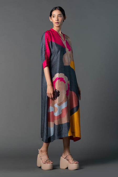 Buy_Clos_Grey Silk V-neck A-line Abstract Print Kurta 
