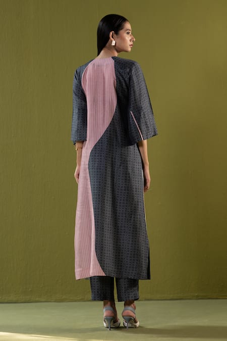 Shop_Clos_Grey Silk Asymmetric Geometric Floral Print Kurta With Pant _at_Aza_Fashions