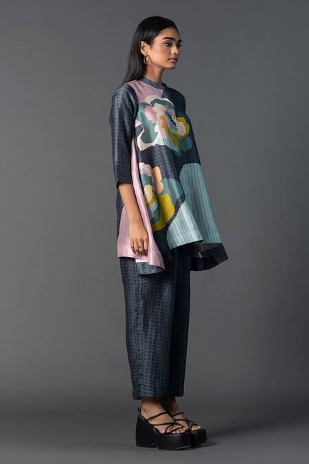 Buy_Clos_Grey Silk Mandarin Collar Finn Pleated Kurta With Pant _Online_at_Aza_Fashions