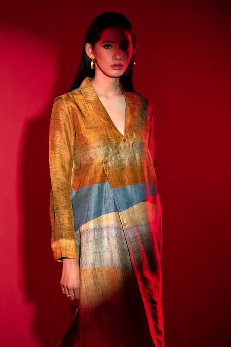 Shop_Clos_Gold Silk Collared Asymmetric Printed Kurta _Online_at_Aza_Fashions