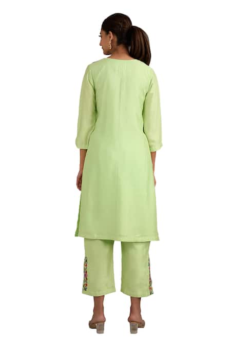 Buy Label Deepshika Agarwal Green Organza, Cotton Embroidery Split V-neck Placed Floral Kurta Set Online at Aza Fashions Buy_Label Deepshika Agarwal_Green Organza, Cotton Embroidery Split V-neck Placed Floral Kurta Set _Online_at_Aza_Fashions
