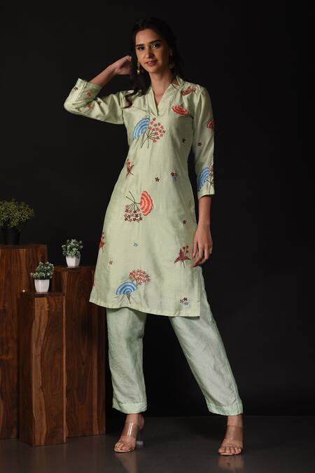 Shop_Label Deepshika Agarwal_Green Silk Embroidery Split V-neck Floral Kurta With Pant _at_Aza_Fashions