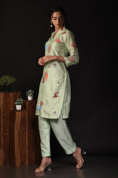 Label Deepshika Agarwal_Green Silk Embroidery Split V-neck Floral Kurta With Pant _Online_at_Aza_Fashions