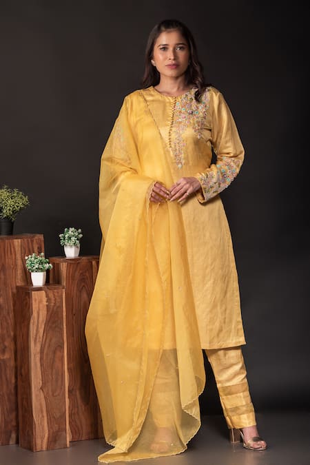 Label Deepshika Agarwal Floral Garden Embroidered Kura Pant Set 