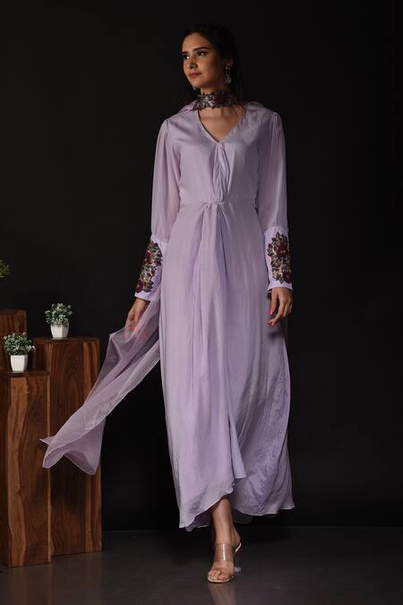 Shop_Label Deepshika Agarwal_Purple Organza, Crepe Embroidery V-neck Floral Knotted Kurta With Dupatta _Online_at_Aza_Fashions