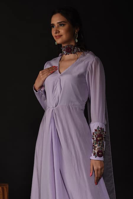 Buy_Label Deepshika Agarwal_Purple Organza, Crepe Embroidery V-neck Floral Knotted Kurta With Dupatta 