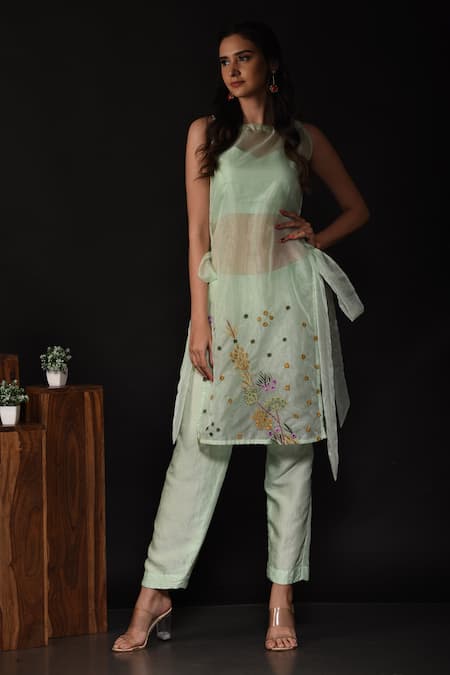 Label Deepshika Agarwal Green Organza Embroidered Thread Square Floral Kurta Pant Set 