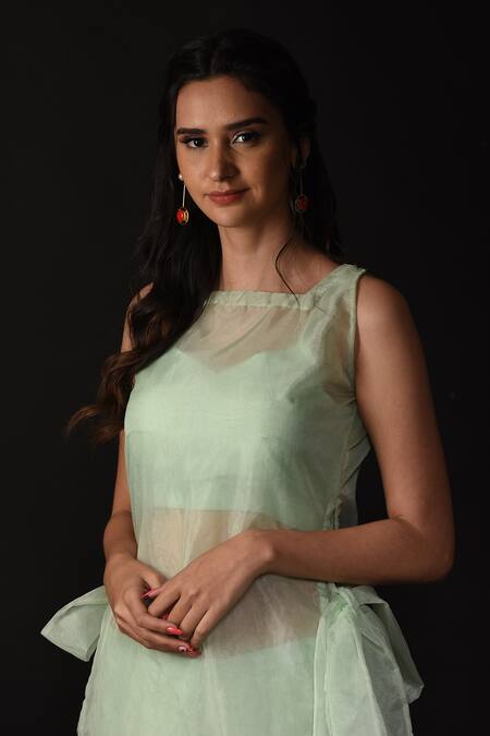 Shop_Label Deepshika Agarwal_Green Silk, Organza Embroidery Square Neck Floral Kurta Pant Set 