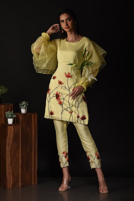Buy_Label Deepshika Agarwal_Yellow Silk, Organza Embroidery Round Neck Ombre Floral Kurta With Pant _Online_at_Aza_Fashions