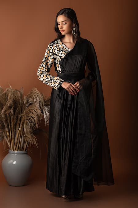 Label Deepshika Agarwal Geometric Embroidered Draped Gown 