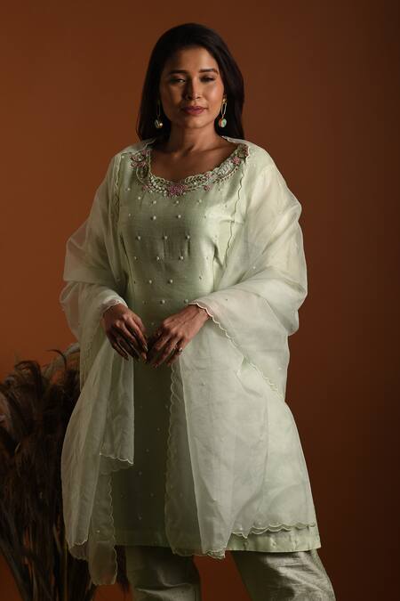 Buy_Label Deepshika Agarwal_Green Silk Beads Round Neck Leaf Embroidered Kurta Pant Set 