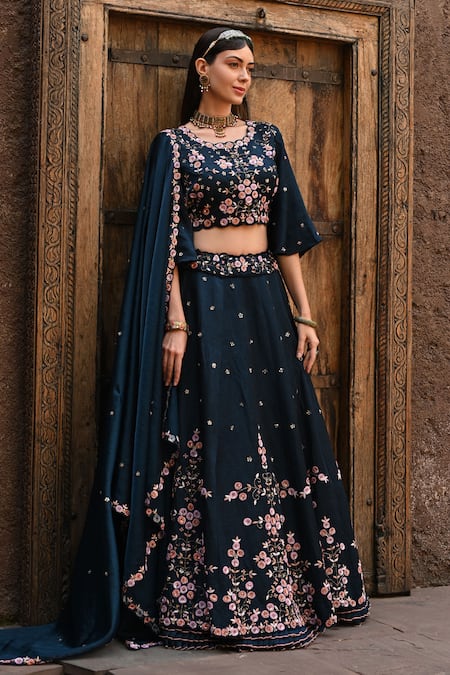 Label Deepshika Agarwal Dainty Bloom Embroidered Lehenga Set 