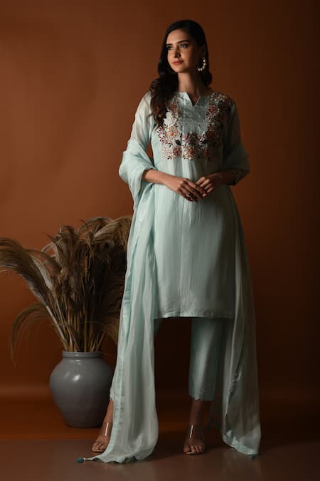 Label Deepshika Agarwal_Blue Silk, Linen, Organza Sequins, Embroidery Split V-neck Floral Kurta Set _Online_at_Aza_Fashions
