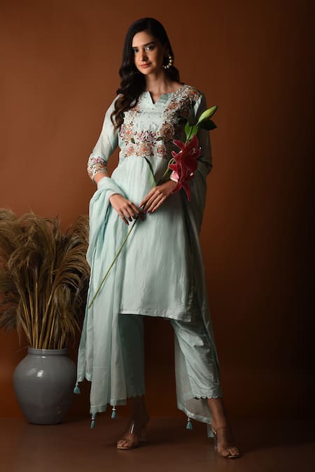 Buy_Label Deepshika Agarwal_Blue Silk, Linen, Organza Sequins, Embroidery Split V-neck Floral Kurta Set 