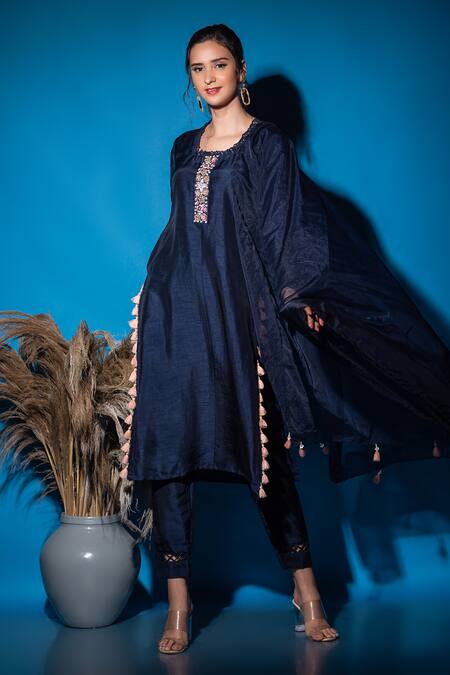 Label Deepshika Agarwal Embroidered Kurta Pant Set 