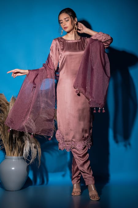 Label Deepshika Agarwal Floral Applique Kurta Pant Set 