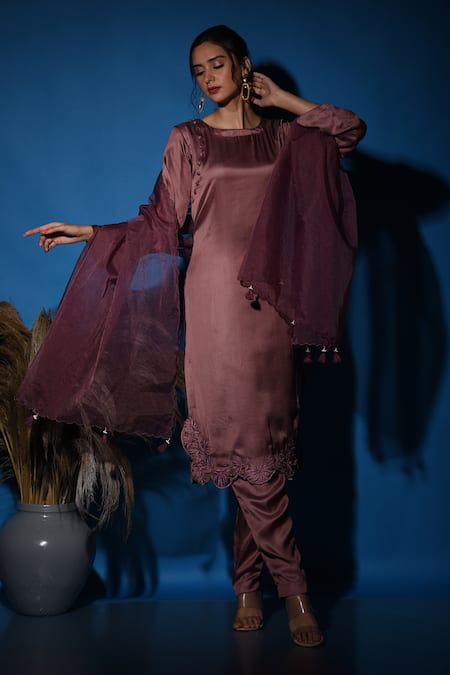 Label Deepshika Agarwal_Purple Silk Embroidery Round Neck Floral Applique Kurta Pant Set _Online_at_Aza_Fashions