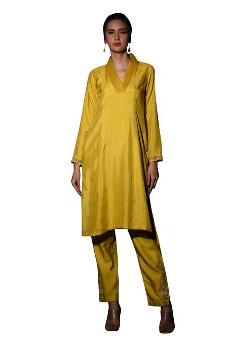 Buy_Label Deepshika Agarwal_Yellow Silk, Satin, Organza Sequins, Embroidery V-neck Kurta Pant Set 