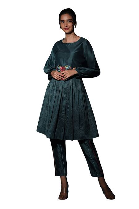 Shop_Label Deepshika Agarwal_Green Silk Embroidery Scoop Neck Pleated Kurta And Pant Set _Online_at_Aza_Fashions