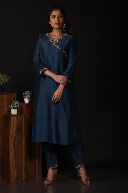 Label Deepshika Agarwal Leaf Embroidered Kurta With Pant 