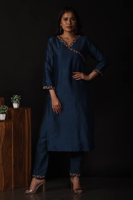 Label Deepshika Agarwal_Blue Satin, Silk Embroidery V-neck Leaf Kurta With Pant _Online_at_Aza_Fashions