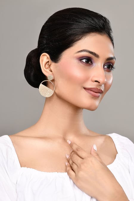 Nazaakat By Samara Singh Ocean Circlet Hoop Earrings 