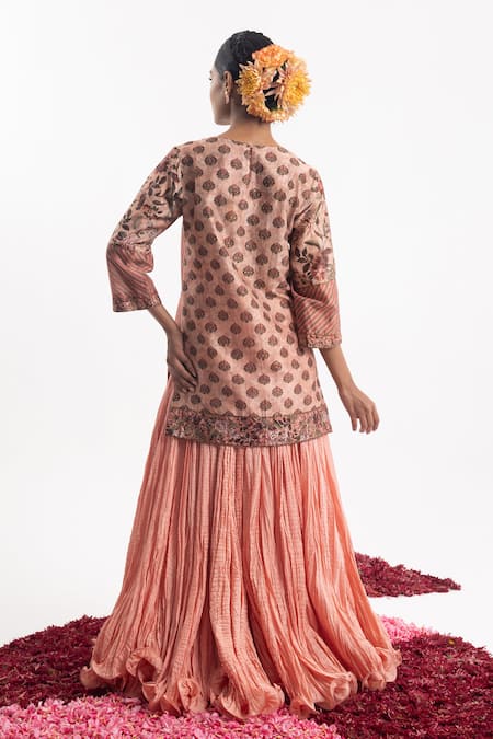 Shop Samant Chauhan Peach Cotton, Silk Cut Work, Embroidery Collared Floral Print Kurta With Skirt at Aza Fashions Shop_Samant Chauhan_Peach Cotton, Silk Cut Work, Embroidery Collared Floral Print Kurta With Skirt _at_Aza_Fashions
