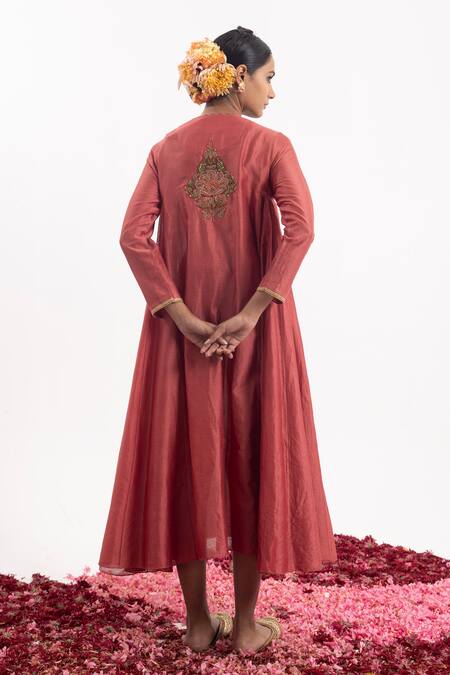 Shop Samant Chauhan Peach Cotton Silk Embroidery Floral Round Neck Yoke Kalidar Tunic at Aza Fashions Shop_Samant Chauhan_Peach Cotton Silk Embroidery Floral Round Neck Yoke Kalidar Tunic_at_Aza_Fashions