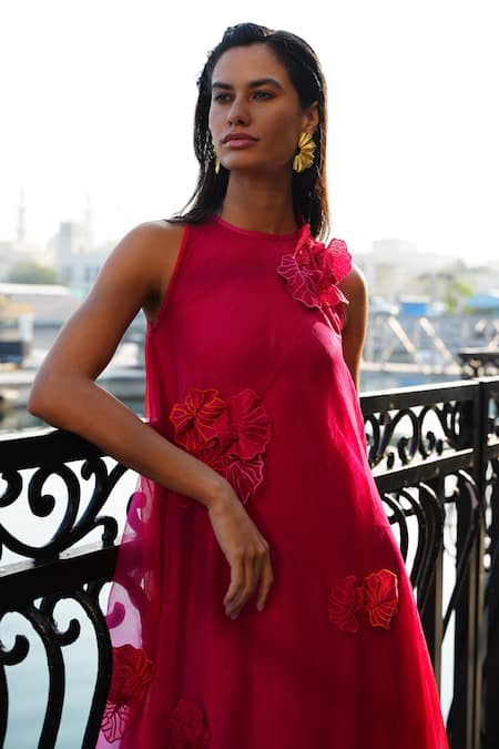 Vidhi Wadhwani Red Silk Organza Applique Round Neck Dia Embroidered Dress at Aza Fashions Vidhi Wadhwani_Red Silk Organza Applique Round Neck Dia Embroidered Dress _at_Aza_Fashions