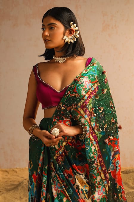 Shop Aditi Gupta Green Organza, Crepe, Abstract Motifs Pattern Pre-draped Saree With Blouse Online at Aza Fashions Shop_Aditi Gupta_Green Organza, Crepe, Abstract Motifs Pattern Pre-draped Saree With Blouse _Online_at_Aza_Fashions