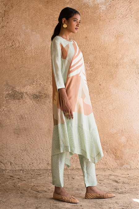 Buy_Clos_Green Silk Round Neck Printed Asymmetric Tunic Kurta With Pant _Online_at_Aza_Fashions