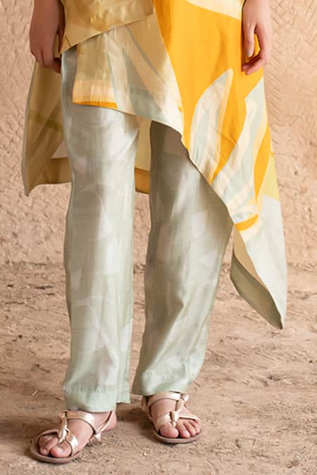 Clos Green Silk Collared Asymmetric Shirt Tunic With Pant Online at Aza Fashions Clos_Green Silk Collared Asymmetric Shirt Tunic With Pant _Online_at_Aza_Fashions