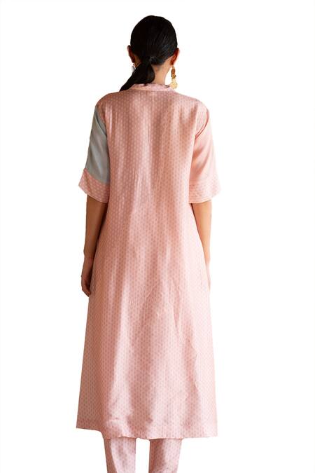 Clos_Multi Color Silk Collared Printed Straight Kurta With Pant _at_Aza_Fashions