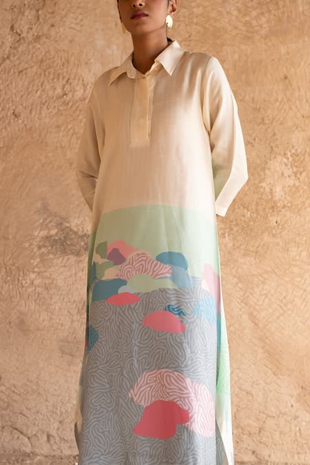 Buy_Clos_Blue Silk Collared Printed Asymmetric Kurta With Pant 