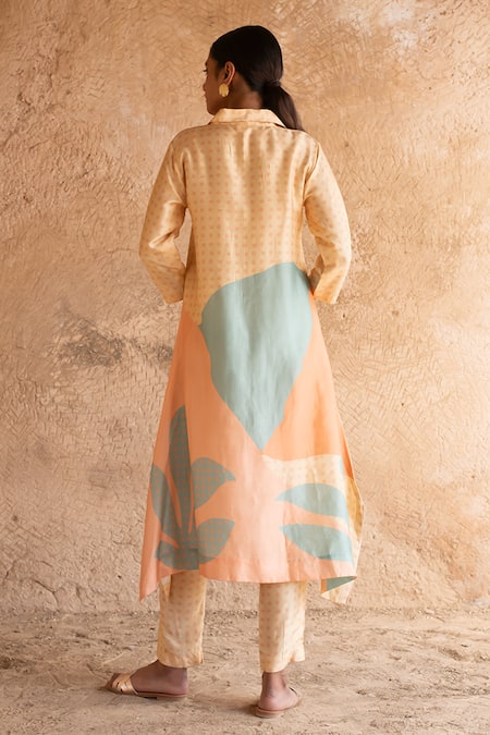 Shop_Clos_Peach Silk Collared Printed Asymmetric Kurta And Pant Set _at_Aza_Fashions