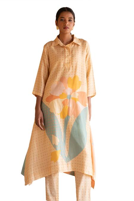 Buy_Clos_Peach Silk Collared Printed Asymmetric Kurta And Pant Set _Online_at_Aza_Fashions