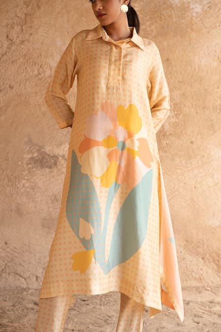 Buy_Clos_Peach Silk Collared Printed Asymmetric Kurta And Pant Set 