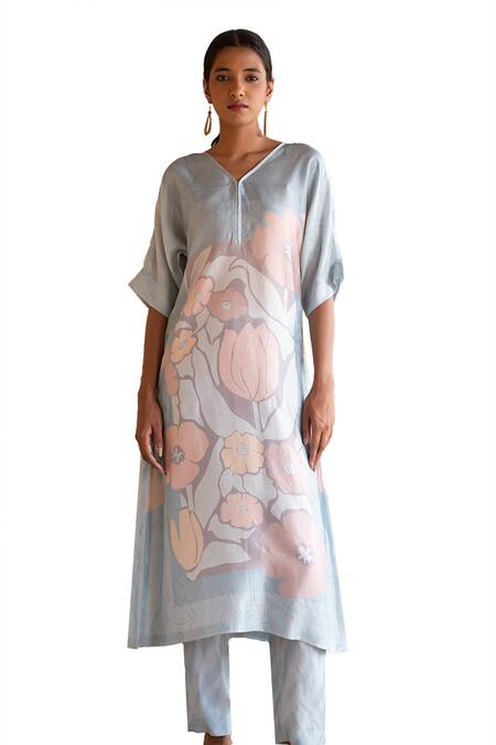 Buy_Clos_Blue Silk V-neck Floral Print Straight Kurta With Pant _Online_at_Aza_Fashions