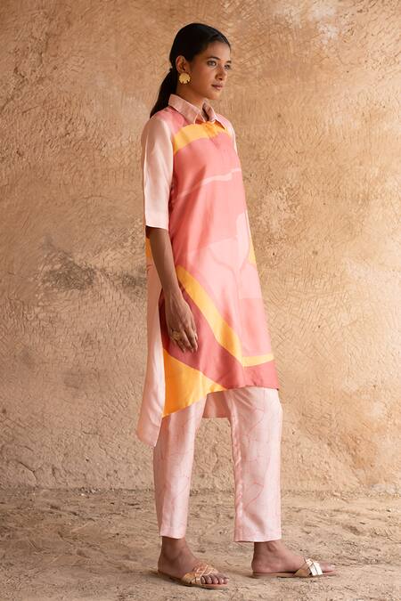 Shop_Clos_Peach Silk Collared Abstract Print Tunic Kurta With Pant _Online_at_Aza_Fashions