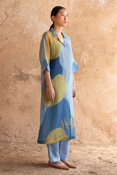 Clos_Blue Collared Asymmetric Straight Kurta And Pant Set _Online_at_Aza_Fashions