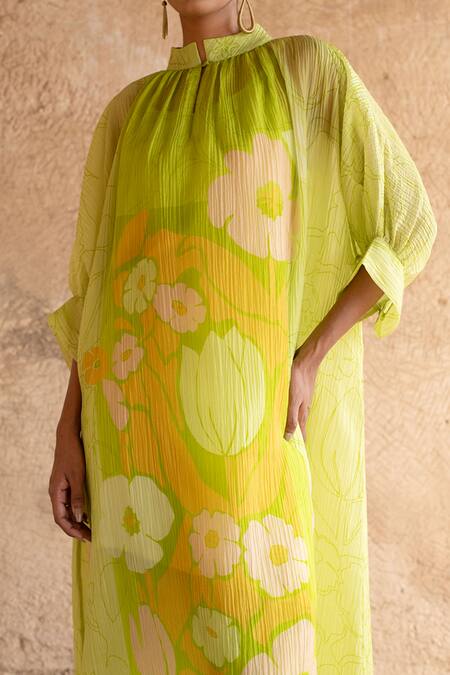 Buy_Clos_Green Collared Floral Print Kurta With Pant _Online_at_Aza_Fashions