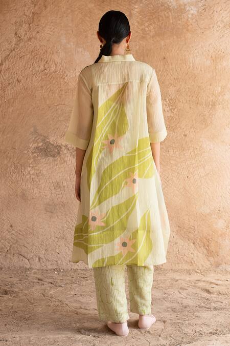 Shop Clos Green Collared Abstract Print Tunic And Pant Set at Aza Fashions Shop_Clos_Green Collared Abstract Print Tunic And Pant Set _at_Aza_Fashions