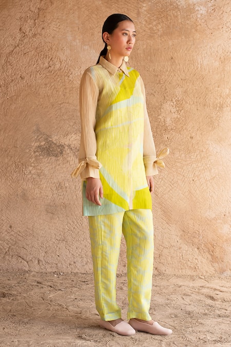 Shop_Clos_Yellow Collared Printed Shirt Tunic With Pant _Online_at_Aza_Fashions