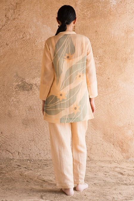 Shop_Clos_Peach Collared Short Tunic Kurta And Pant Set _at_Aza_Fashions