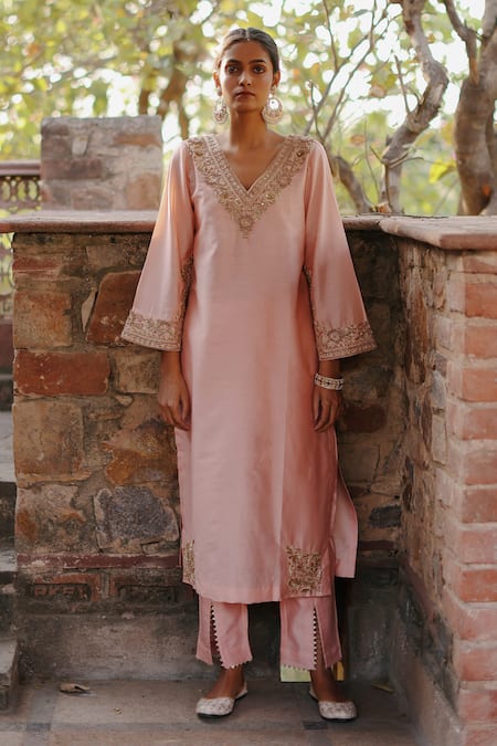 Nazar By Indu Pink Chanderi Beads, Zari V-neck Placement Zardozi Embellished Kurta Pant Set at Aza Fashions Nazar By Indu_Pink Chanderi Beads, Zari V-neck Placement Zardozi Embellished Kurta Pant Set _at_Aza_Fashions
