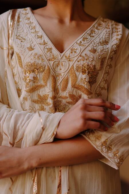 Buy_Nazar By Indu_White Cotton Embroidery, Beads, Zari, Gota Patti V-neck Kurta Salwar Set _Online_at_Aza_Fashions