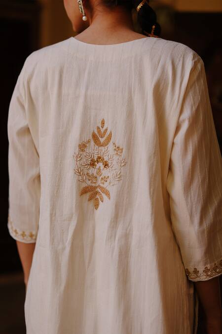 Shop_Nazar By Indu_White Cotton Embroidery, Beads, Zari, Gota Patti V-neck Kurta Salwar Set 