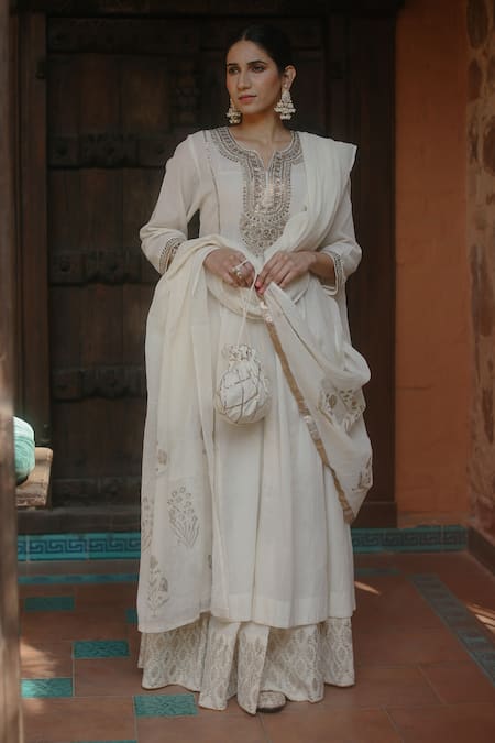 Nazar by Indu White Cotton Embroidered Zari Notched Round Block Printed Skirt Kurta Set