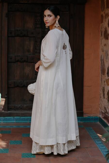 Buy Nazar By Indu White Cotton Zari, Sequins Round Neck Block Printed Skirt Kurta Set Buy_Nazar By Indu_White Cotton Zari, Sequins Round Neck Block Printed Skirt Kurta Set